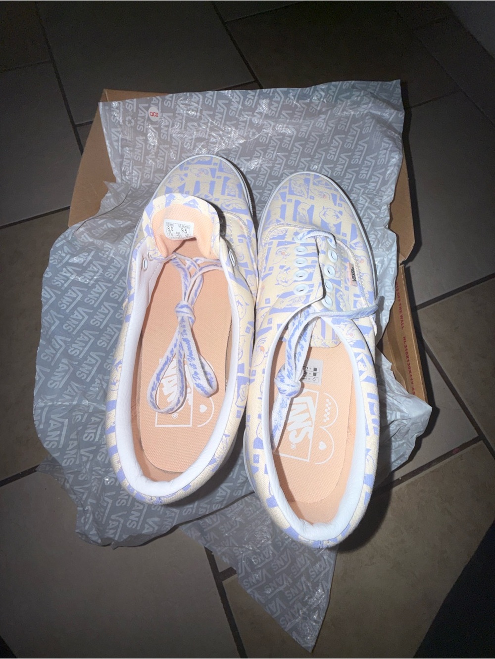 Vans - Picture 4 of 6